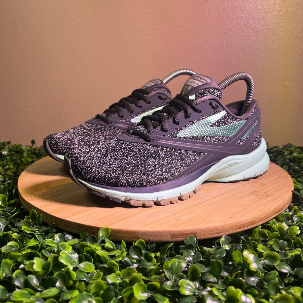 🔥 BROOKS LAUNCH 4 LIGHT BLUE SILVER WOMENS ATHLETIC RUNNING SHOES SIZE 7 MED. B - Picture 2 of 9